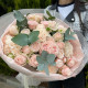 Нежный букет из кустовой пион розы, диантуса и эвкалипта