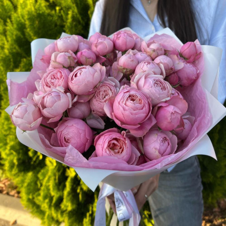 Букет из веток премиальной кустовой пион розы Silva Pink